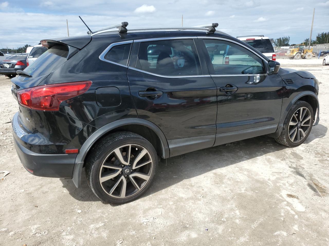 2017 NISSAN ROGUE SPOR - Image 3