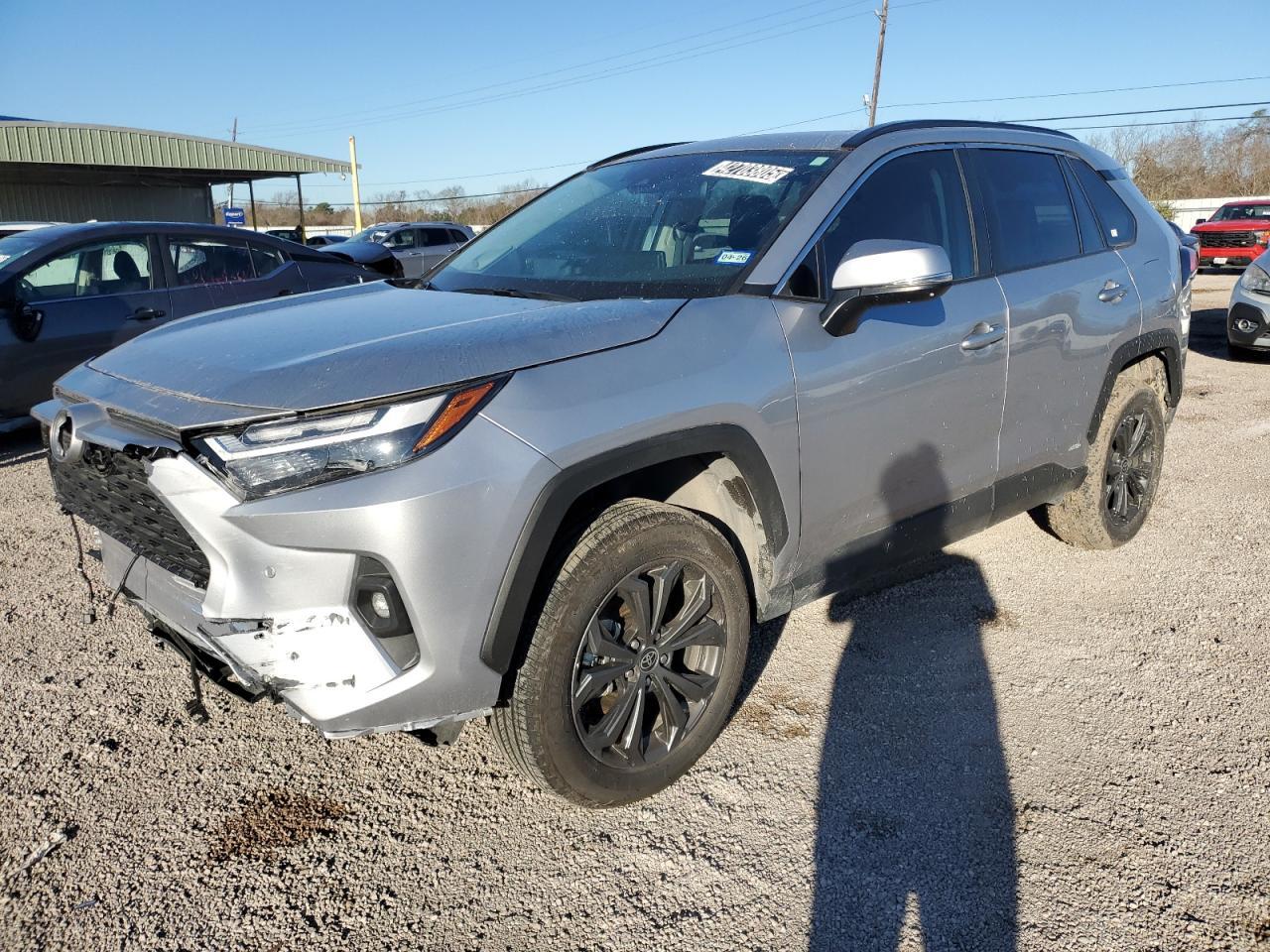 2024 TOYOTA RAV4 XLE P