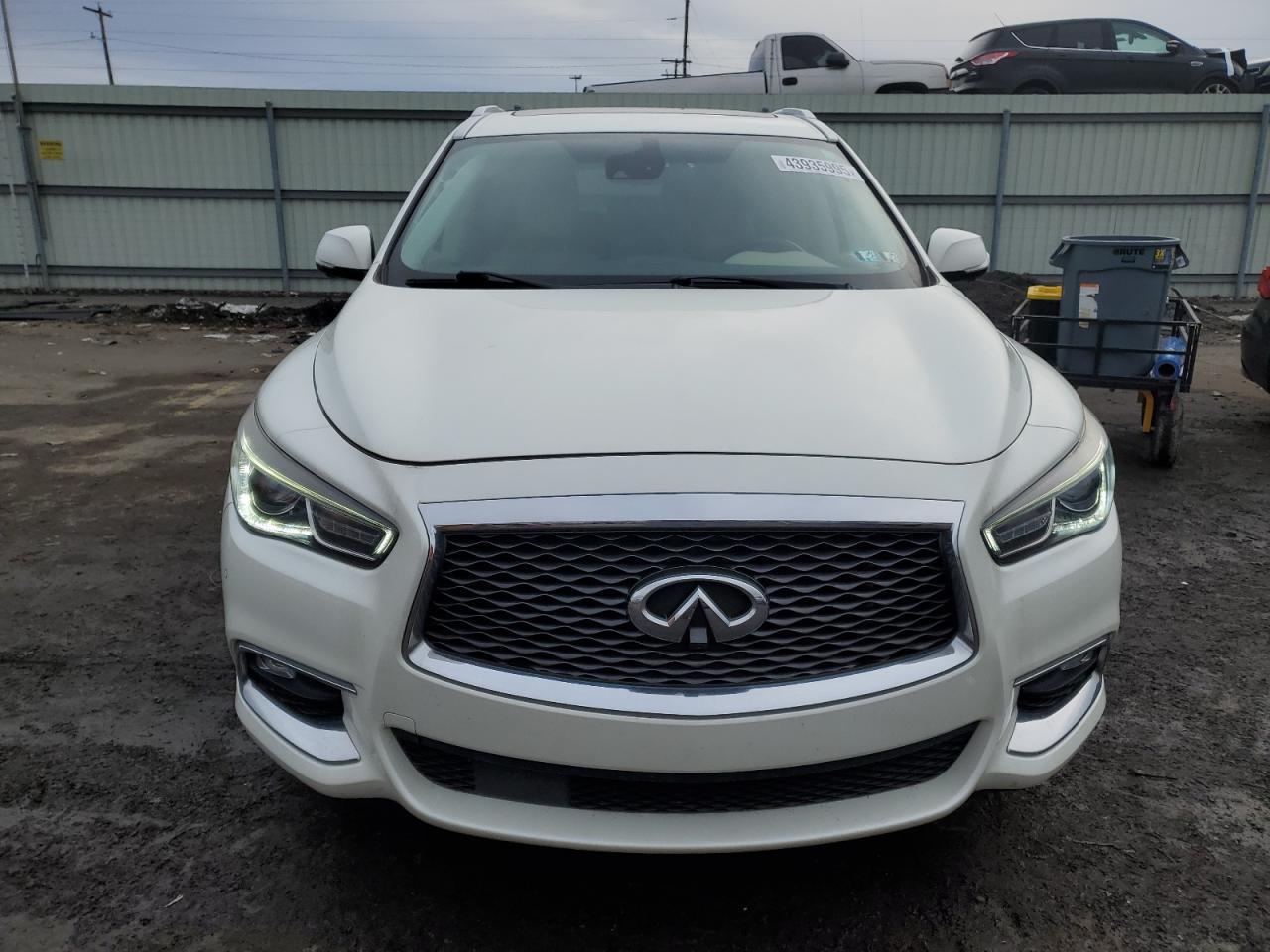 2019 INFINITI QX60 LUXE - Image 5