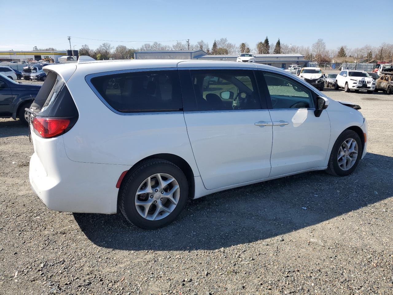 2017 CHRYSLER PACIFICA T - Image 3