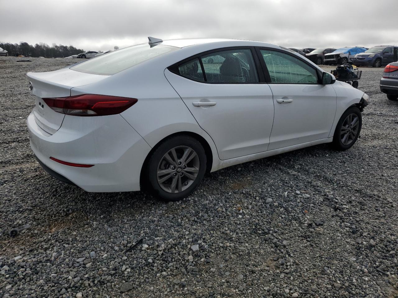 2018 HYUNDAI ELANTRA SE - Фото 3