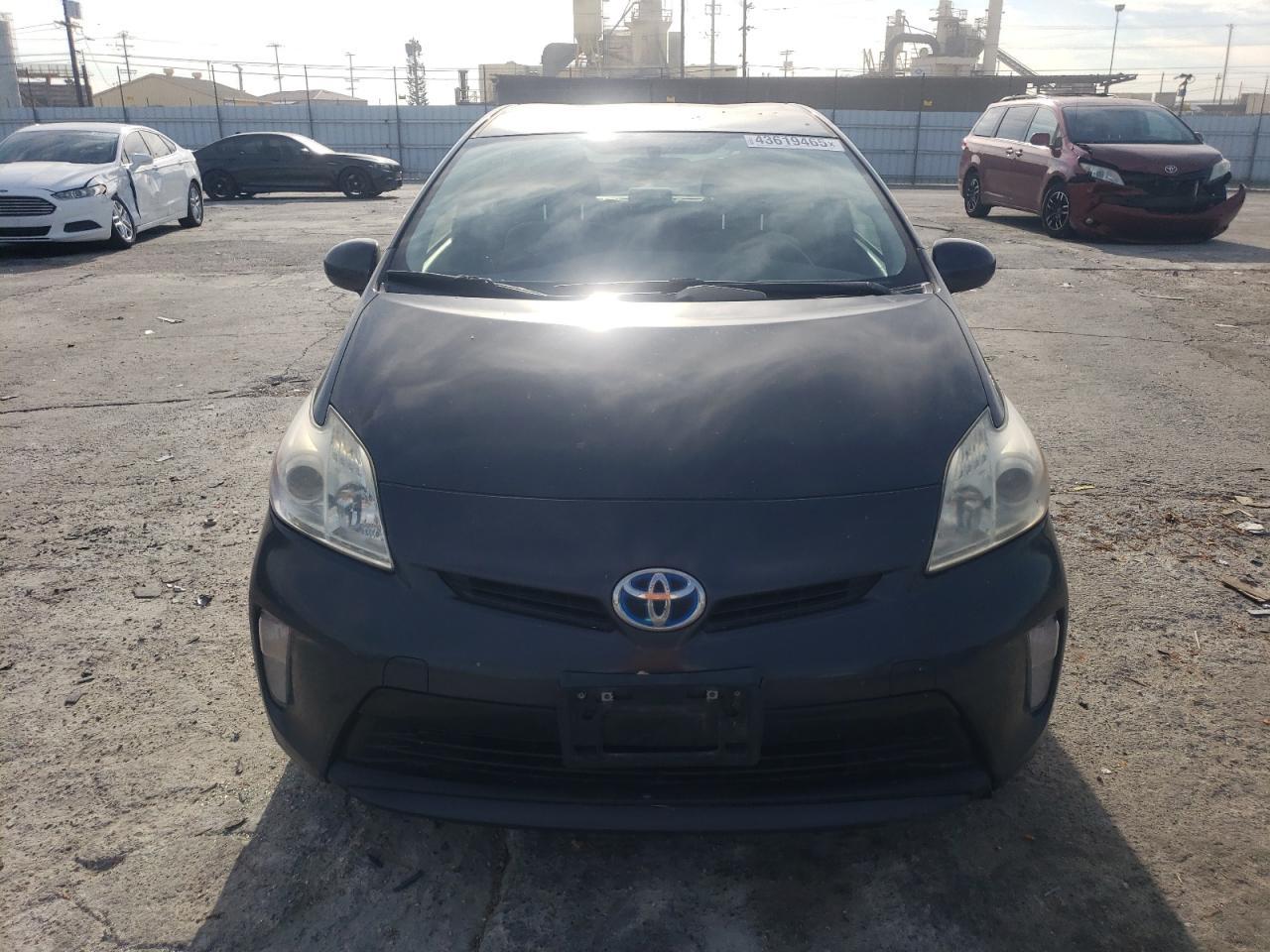 2015 TOYOTA PRIUS - Image 5