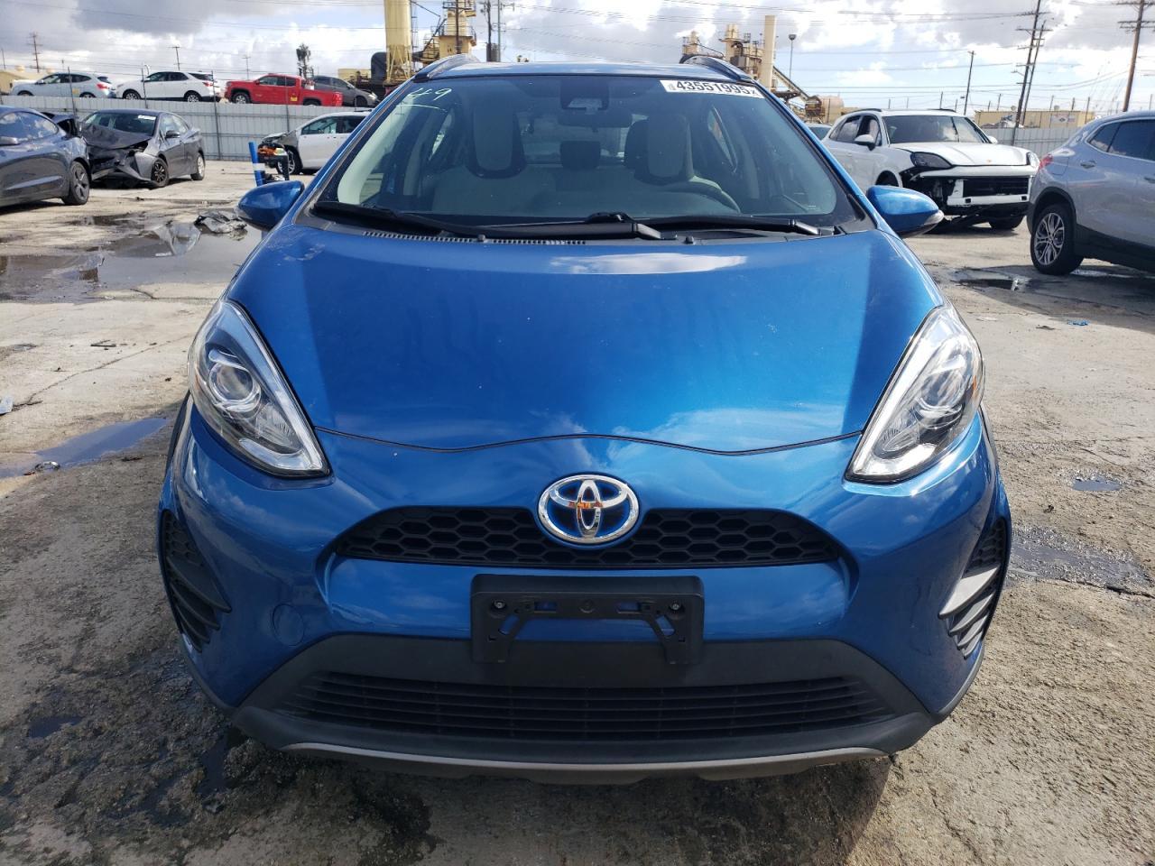 2018 TOYOTA PRIUS C - Image 5