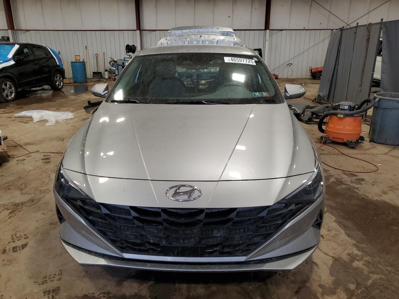 2022 HYUNDAI ELANTRA SE - Фото 5