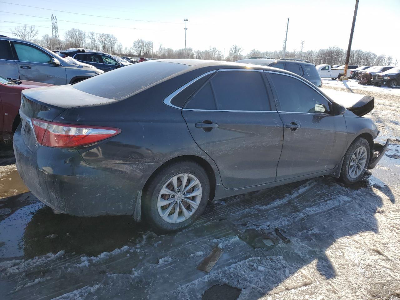 2016 TOYOTA CAMRY LE - Фото 3