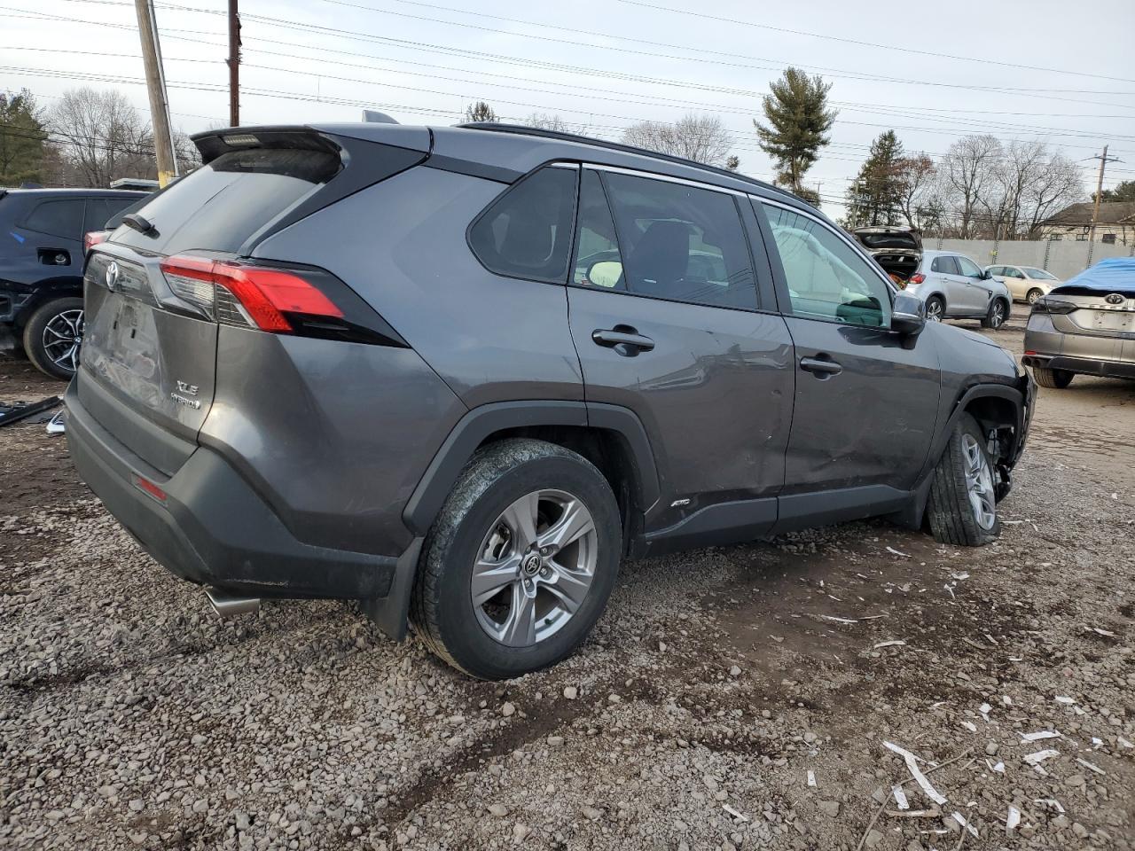 2022 TOYOTA RAV4 XLE - Image 3