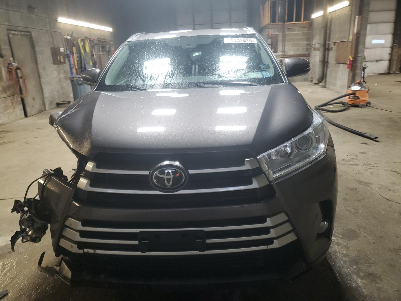 2019 TOYOTA HIGHLANDER - Image 5