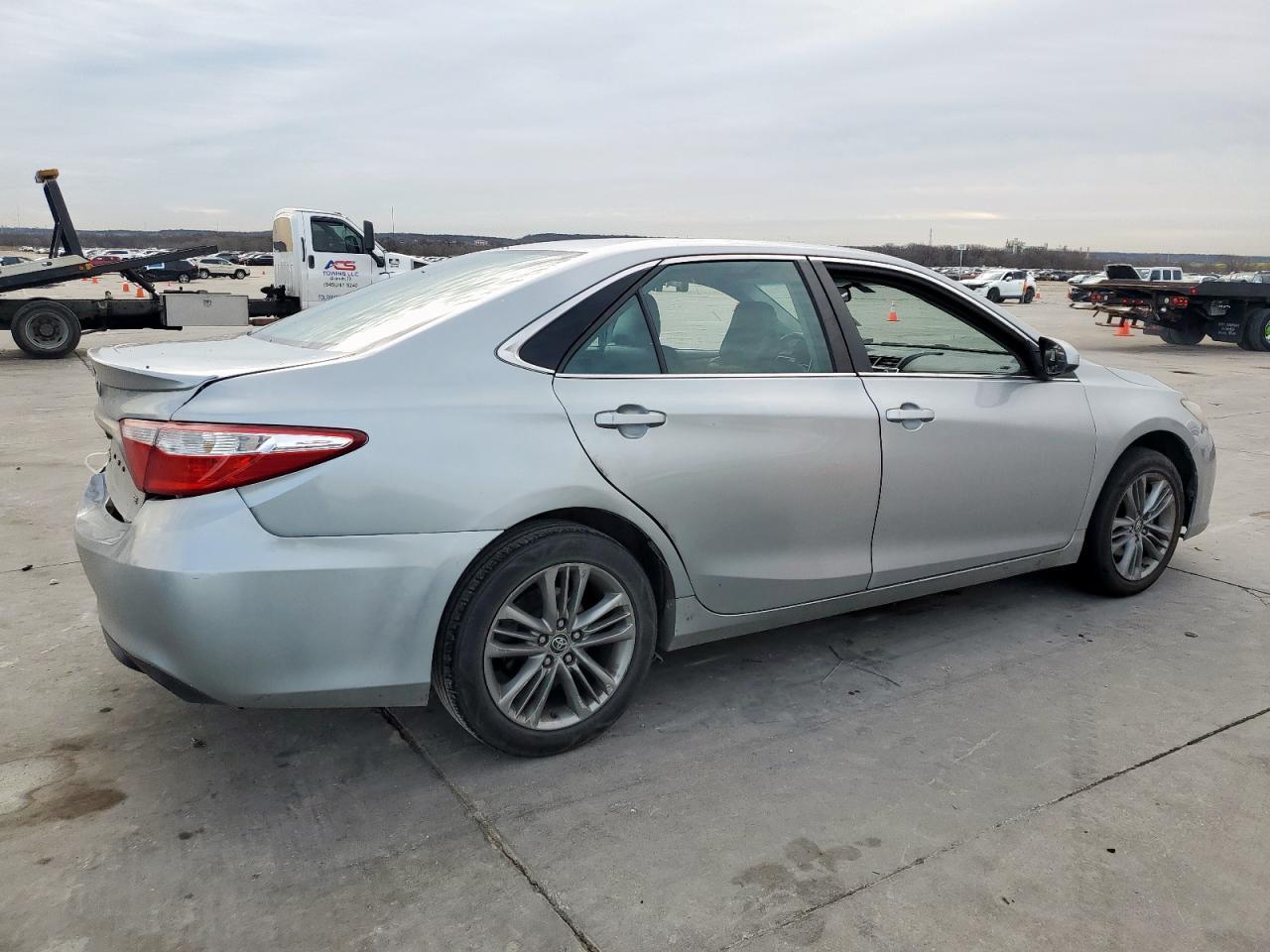 2017 TOYOTA CAMRY LE - Фото 3