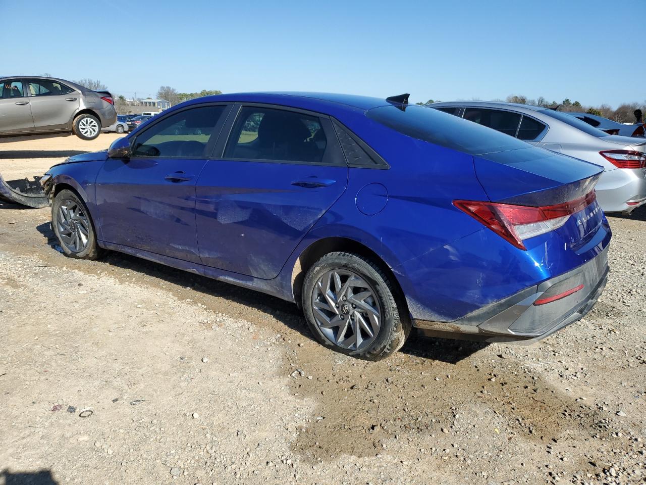2024 HYUNDAI ELANTRA SE - Фото 2