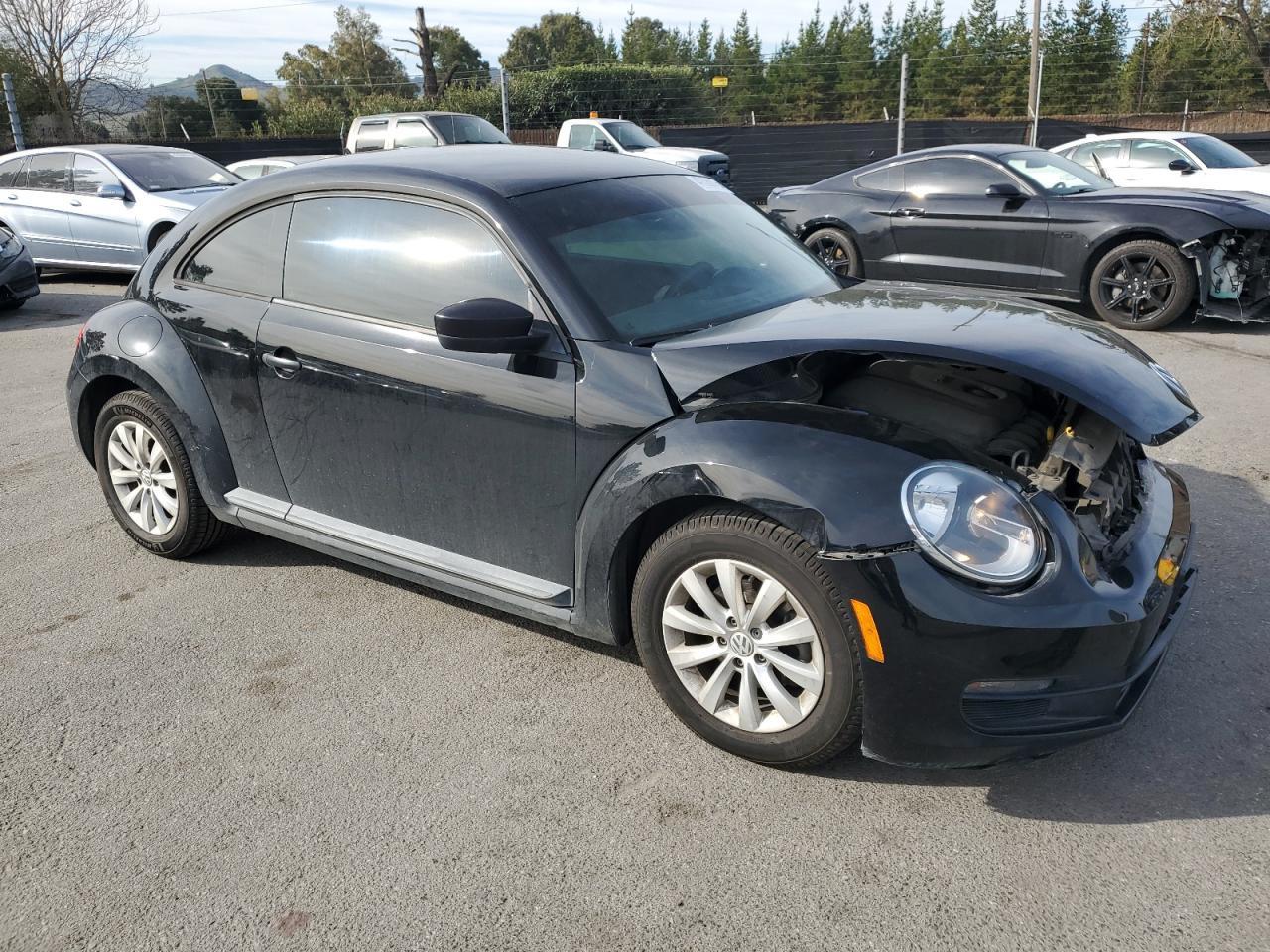 2014 VOLKSWAGEN BEETLE - Image 4