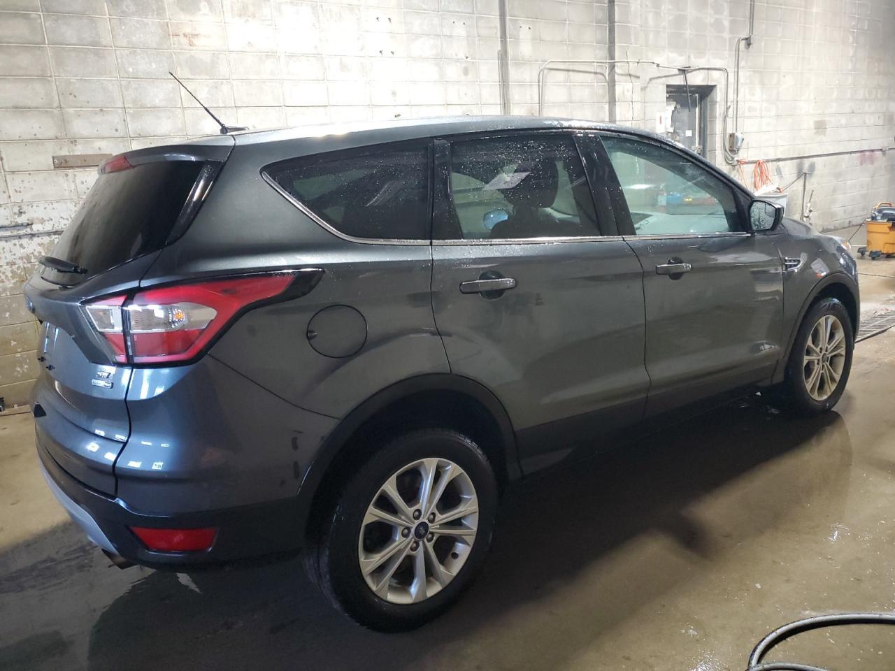 2017 FORD ESCAPE SE - Фото 3