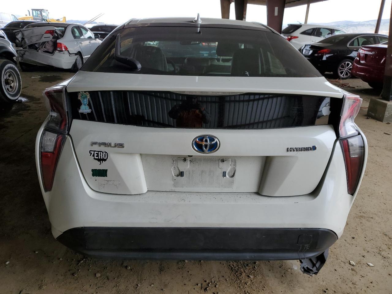 2016 TOYOTA PRIUS - Image 6