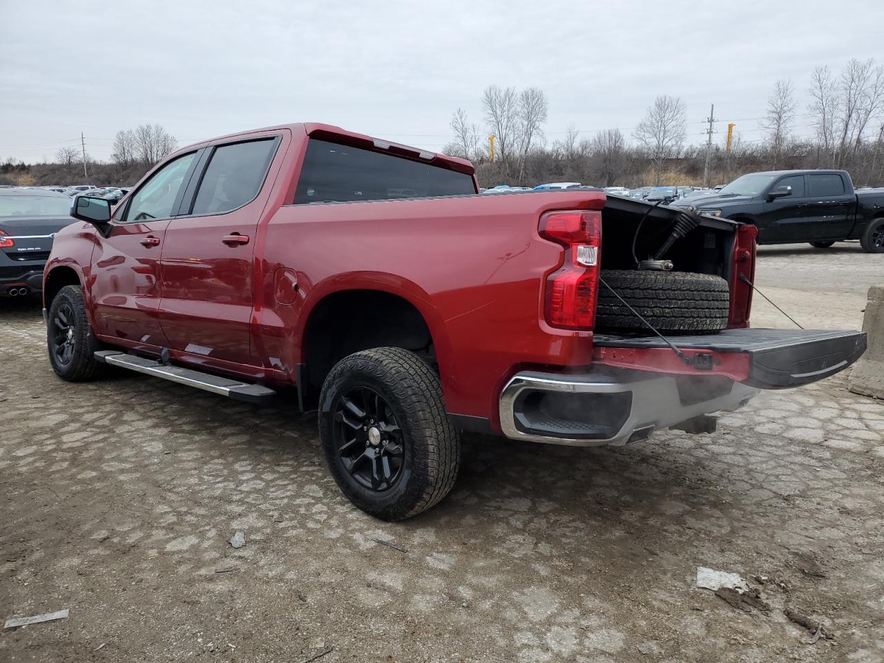 2024 CHEVROLET SILVERADO - Image 2