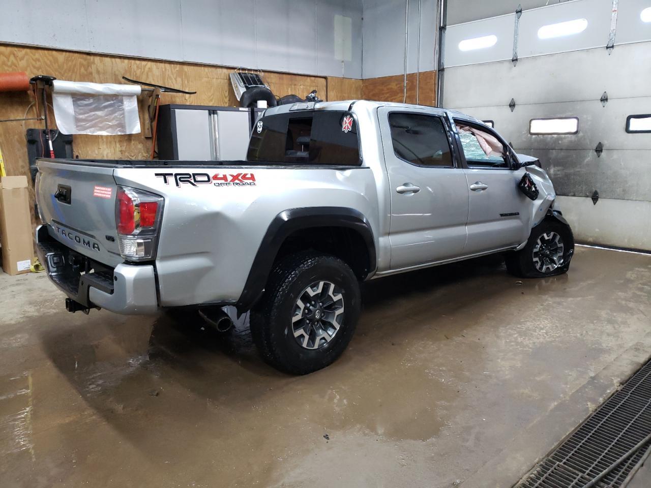 2023 TOYOTA TACOMA DOU - Фото 3