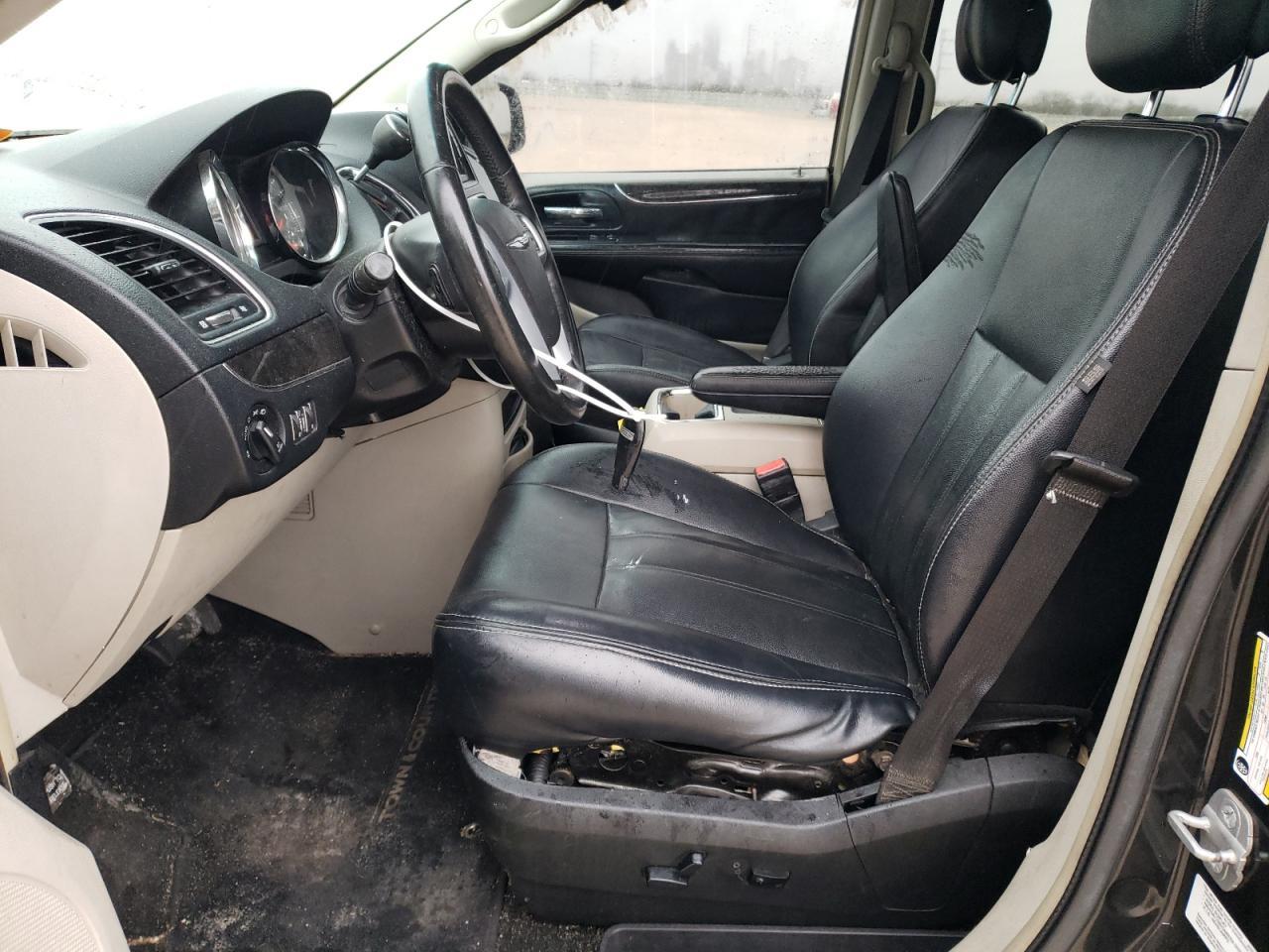 2014 CHRYSLER TOWN & COU - Image 7