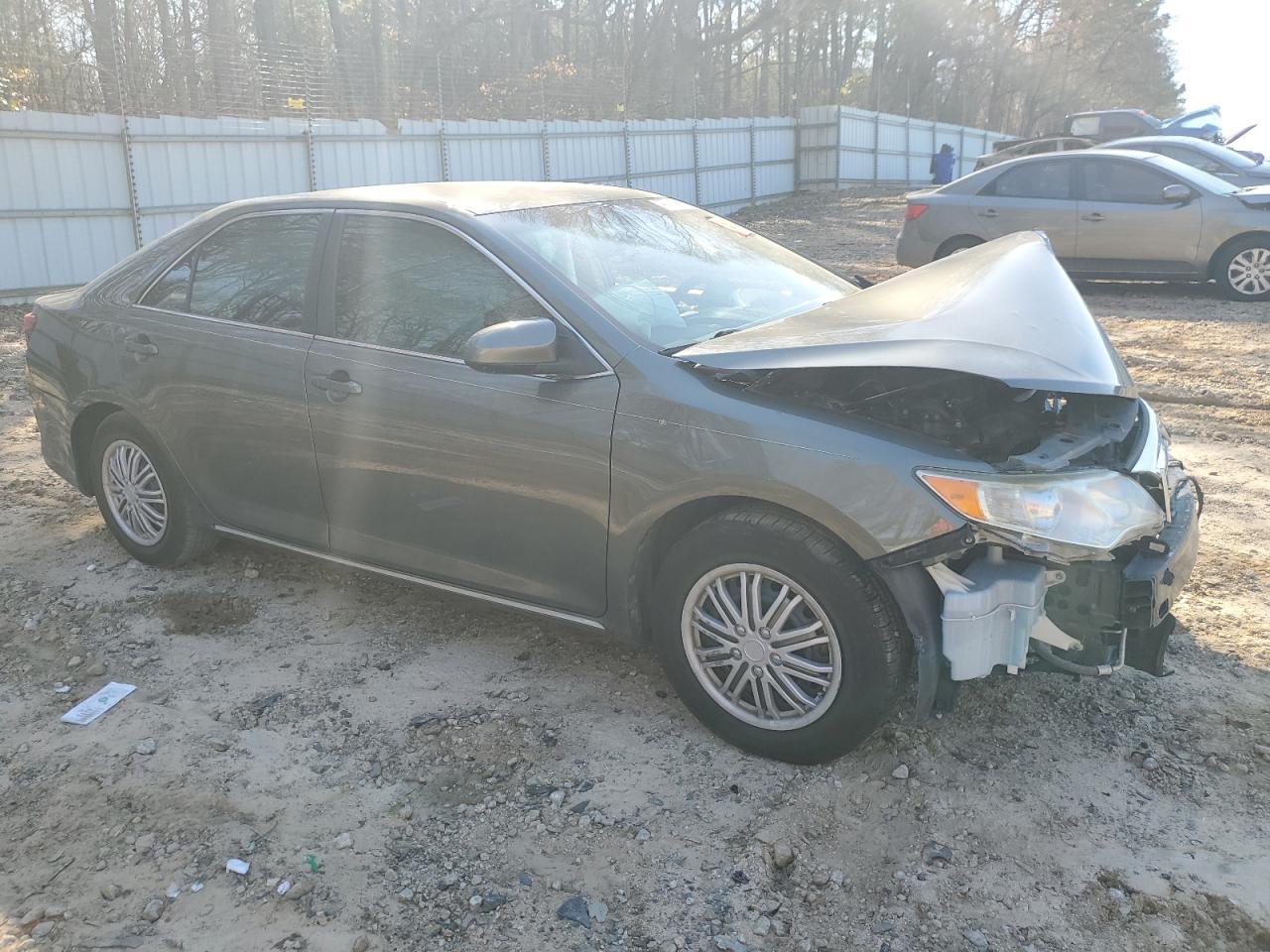 2014 TOYOTA CAMRY L - Image 4