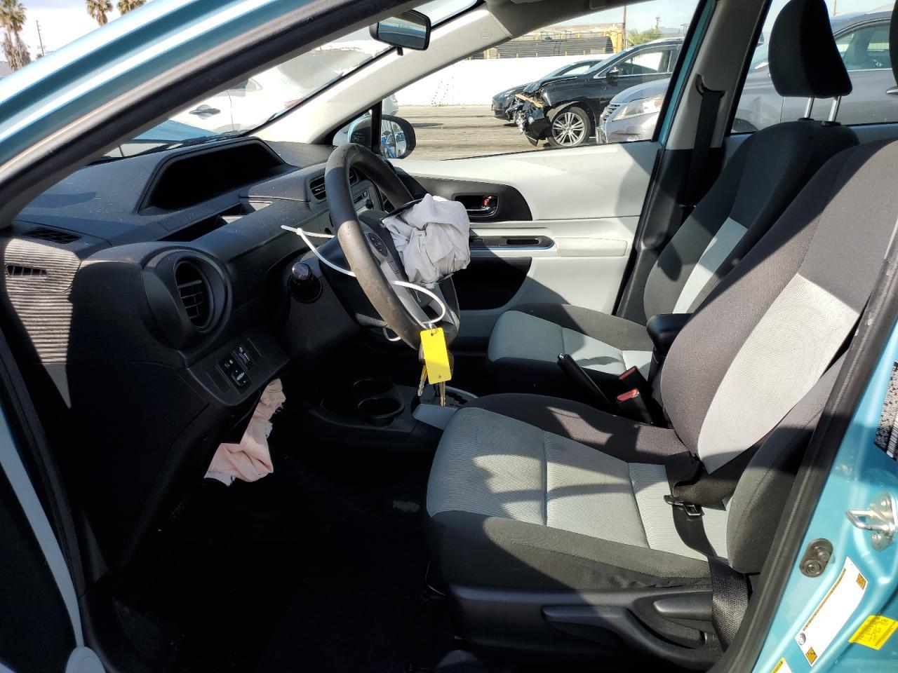 2013 TOYOTA PRIUS C - Фото 7