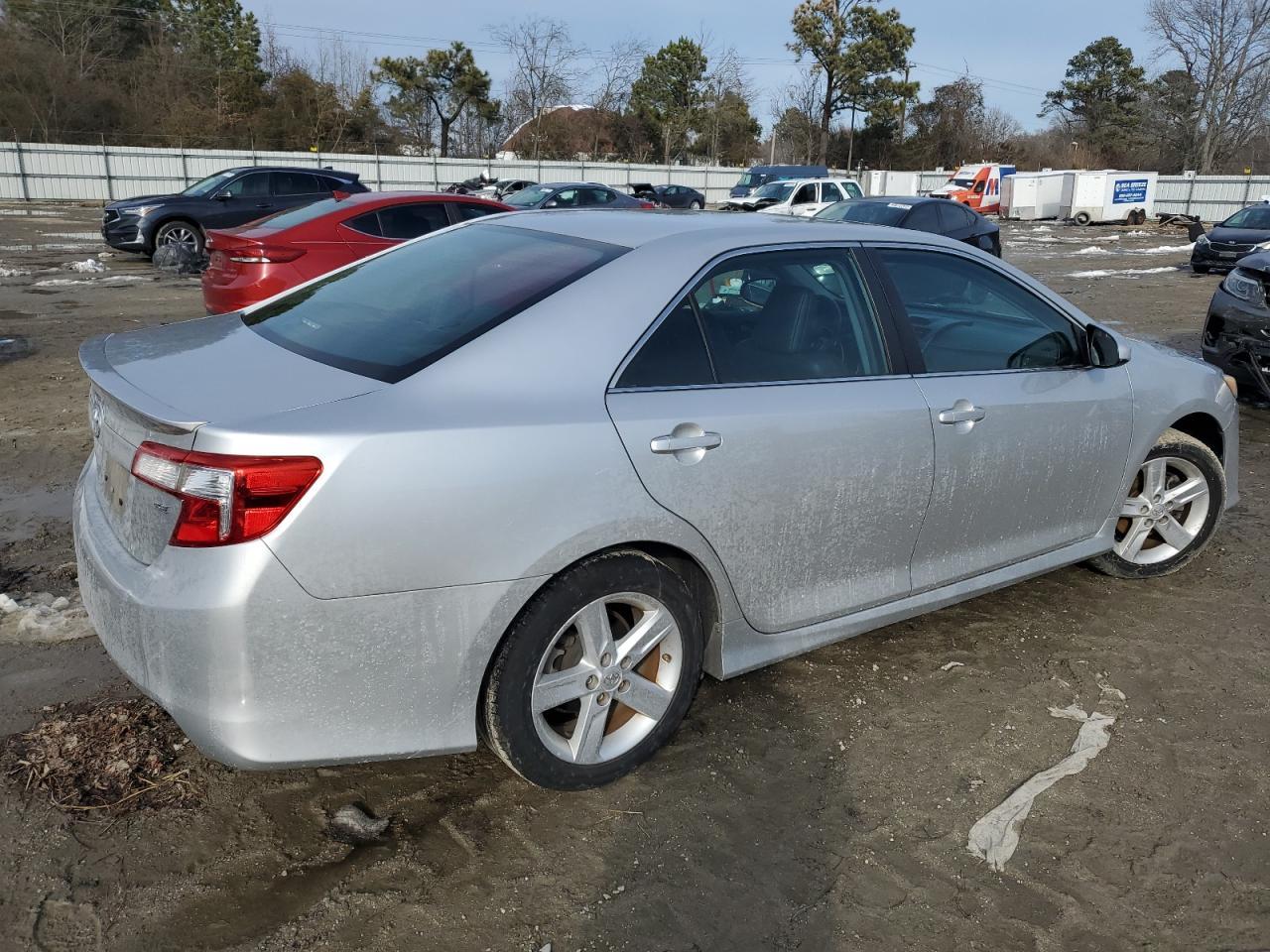 2014 TOYOTA CAMRY L - Image 3