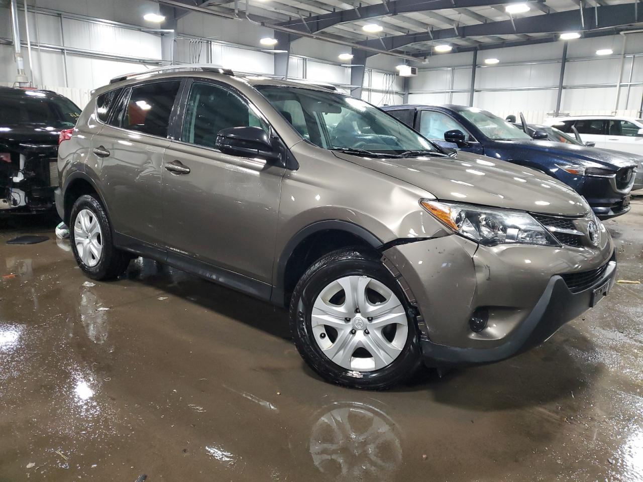 2015 TOYOTA RAV4 LE - Image 4