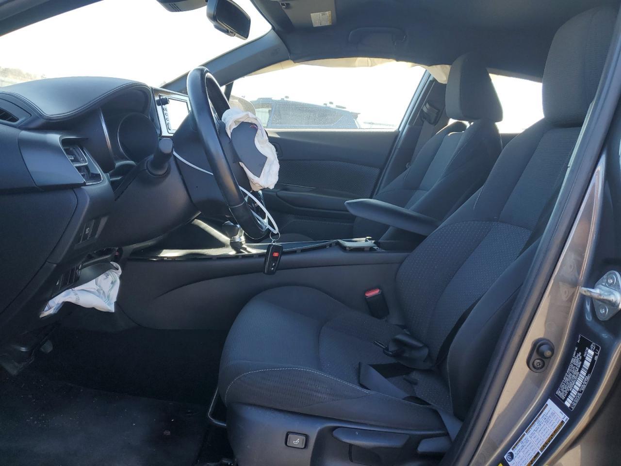 2018 TOYOTA C-HR XLE - Image 7