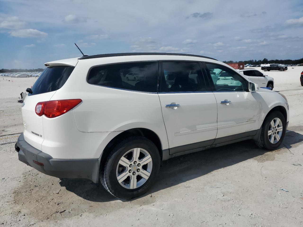 2012 CHEVROLET TRAVERSE L - Фото 3