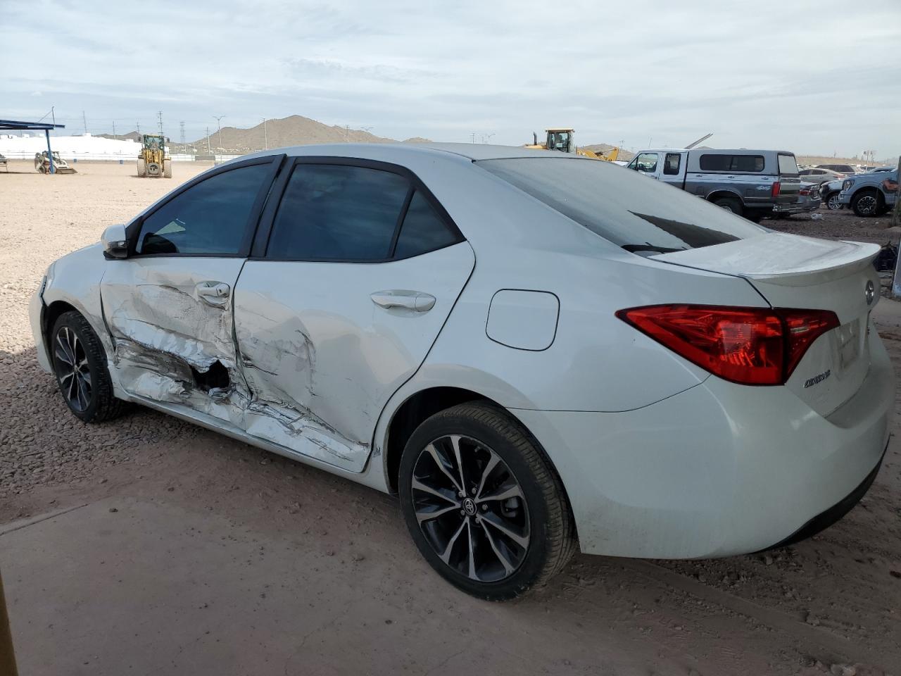 2018 TOYOTA COROLLA L - Фото 2