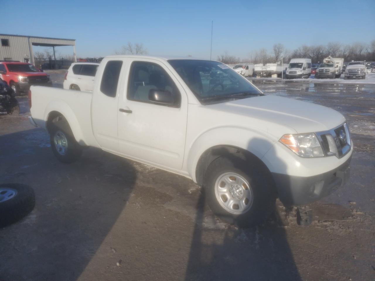2017 NISSAN FRONTIER S - Фото 4