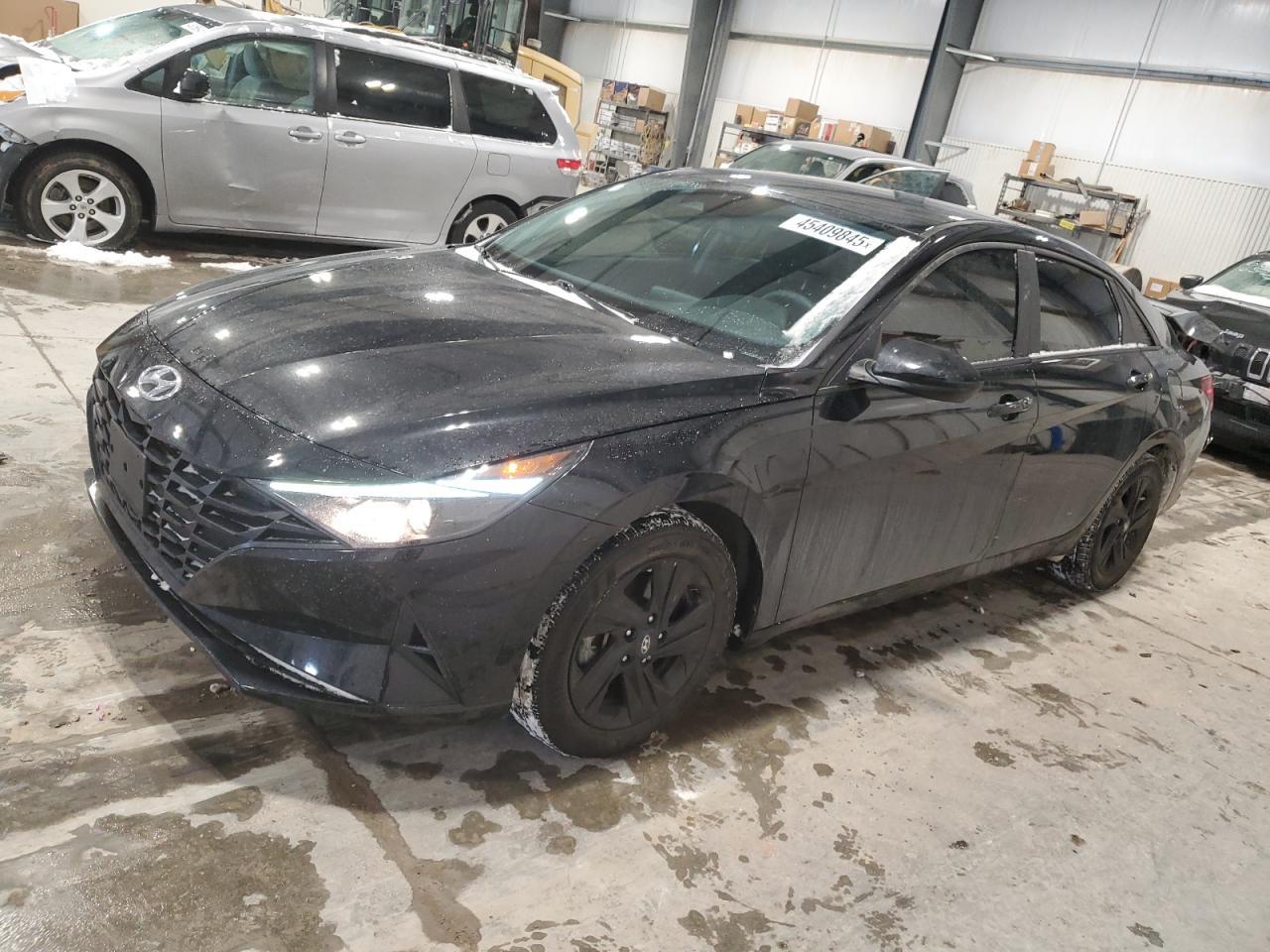 2023 HYUNDAI ELANTRA SE