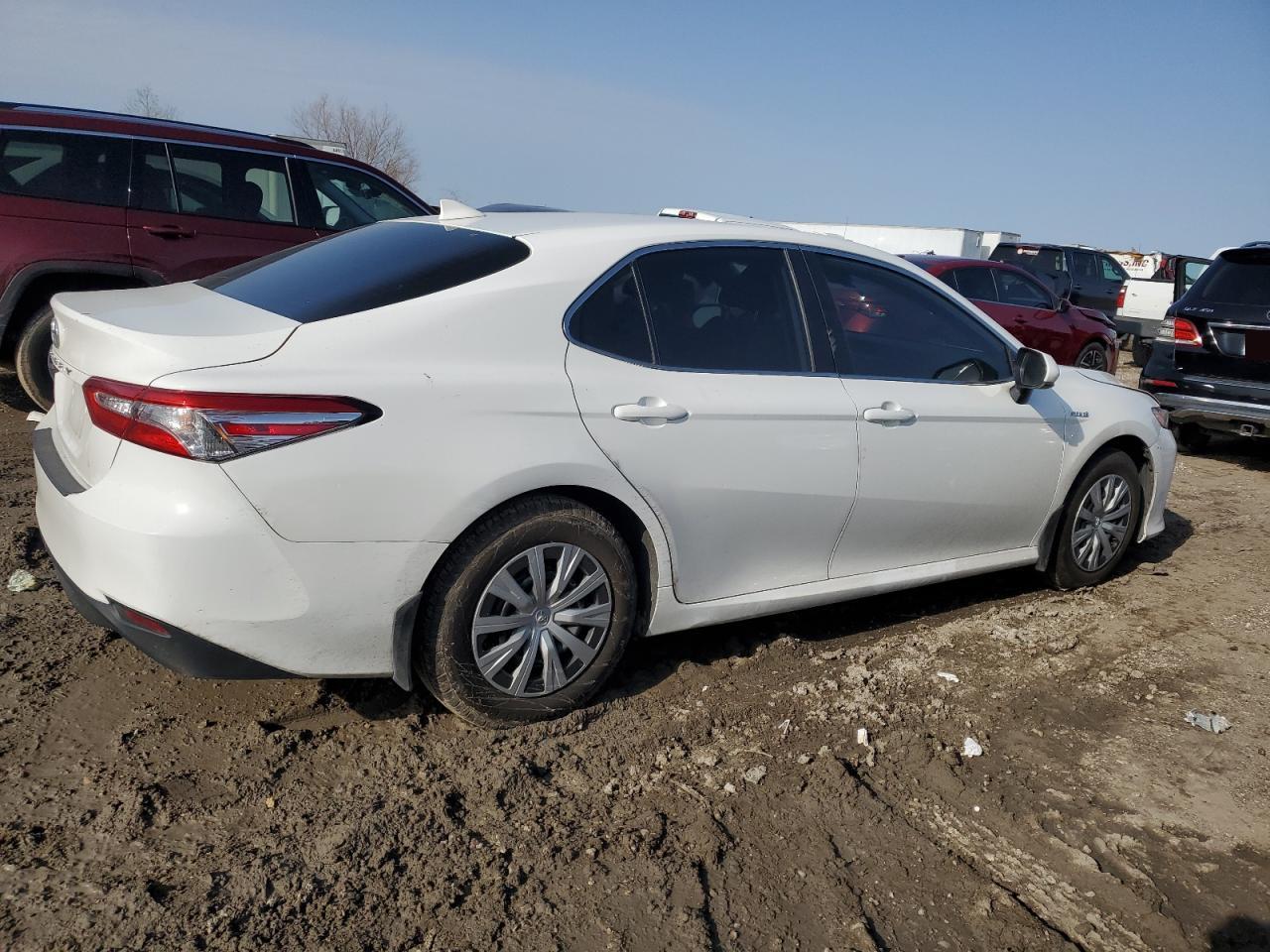 2020 TOYOTA CAMRY LE - Фото 3