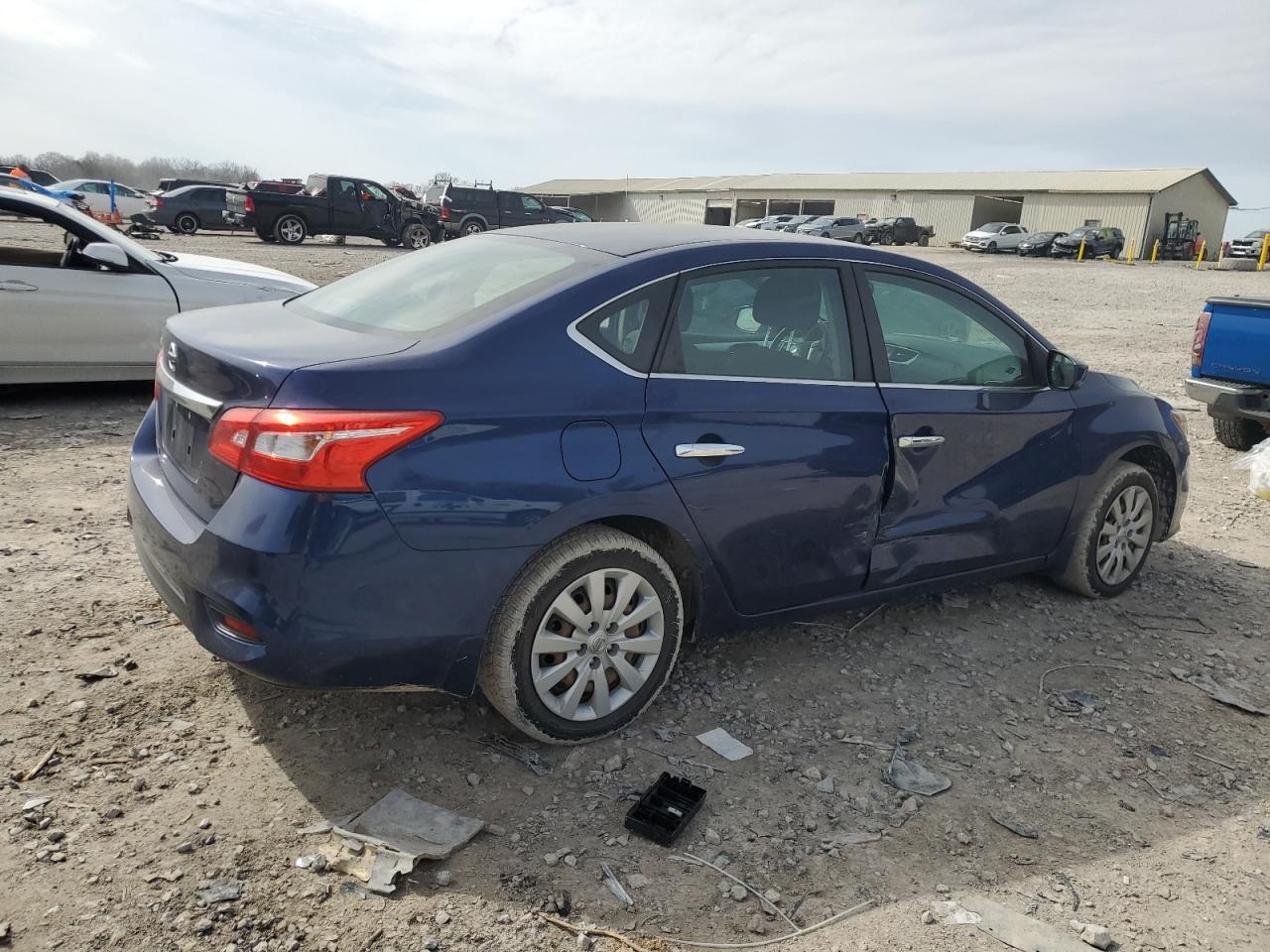 2017 NISSAN SENTRA S - Фото 3