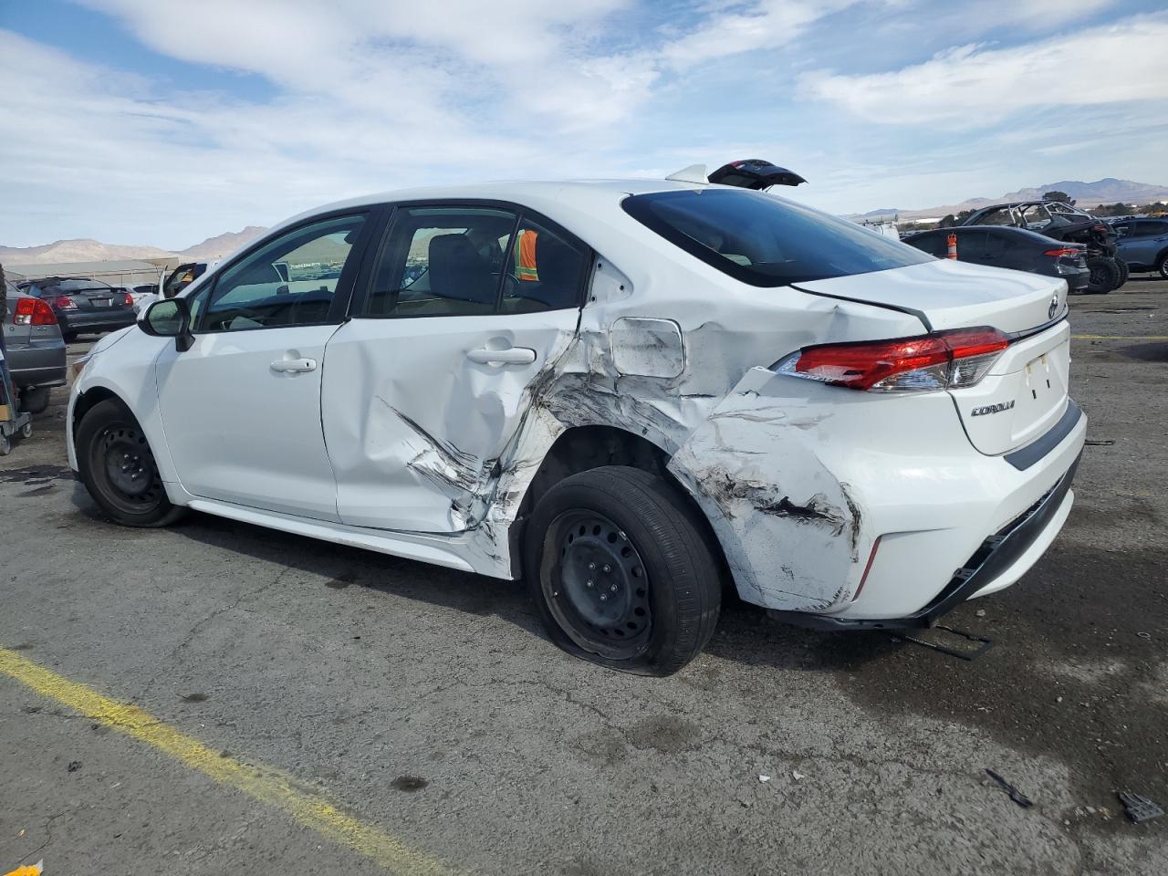 2020 TOYOTA COROLLA LE - Image 2