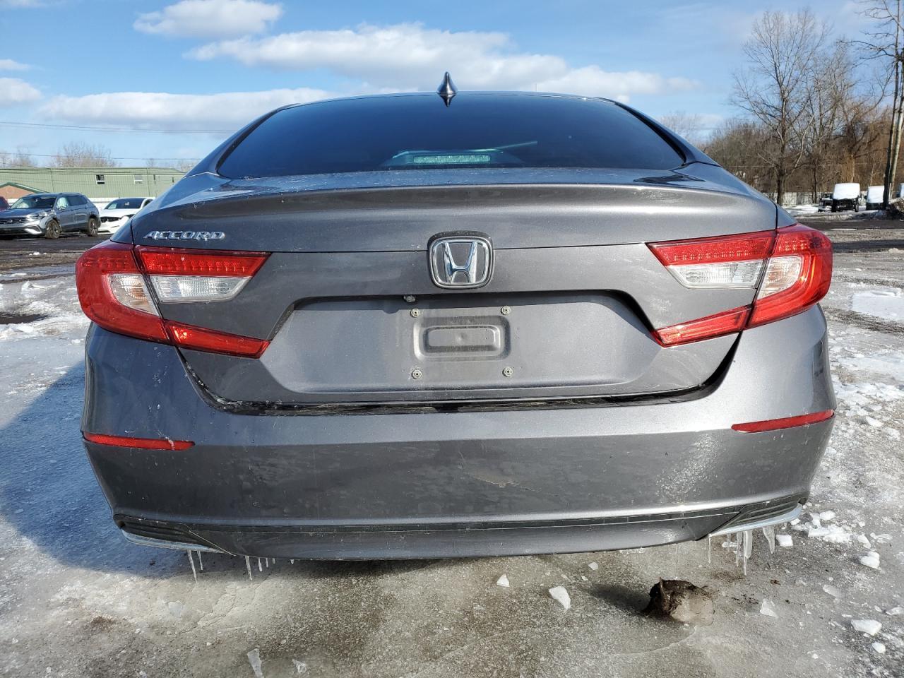 2018 HONDA ACCORD LX - Image 6