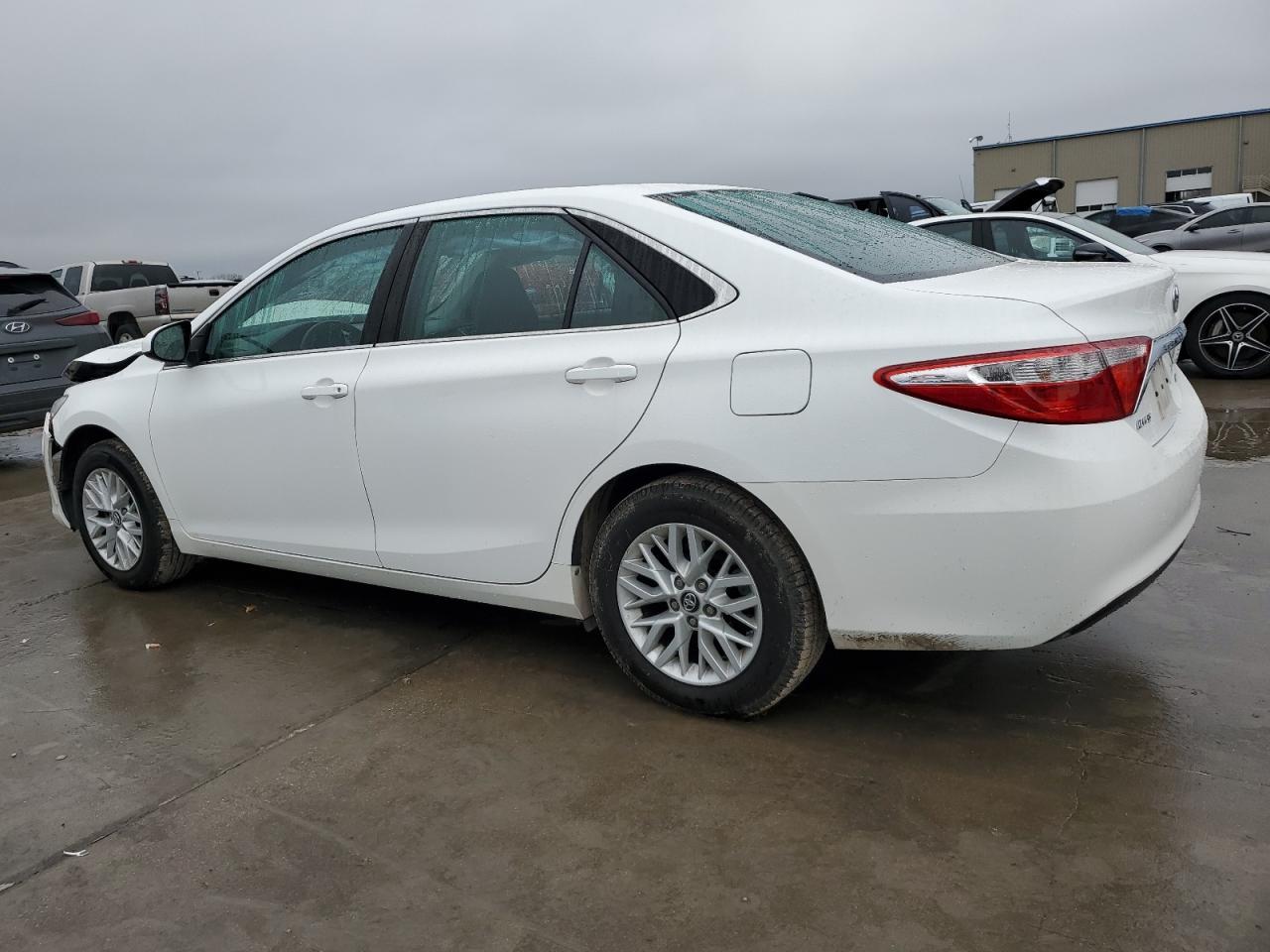 2016 TOYOTA CAMRY LE - Image 2