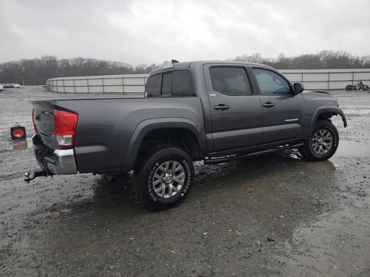 2017 TOYOTA TACOMA DOU - Фото 3