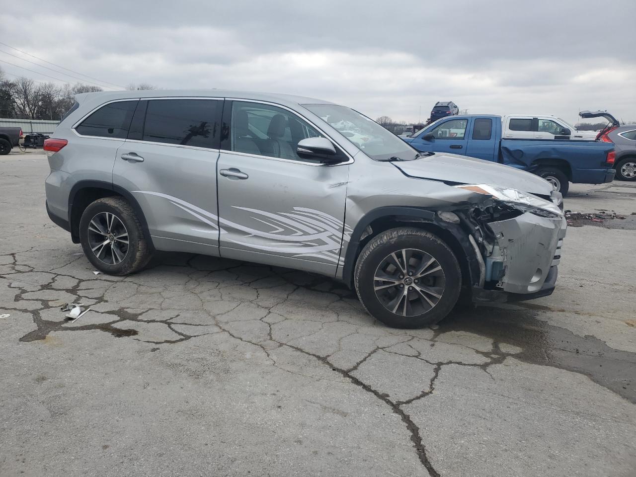 2018 TOYOTA HIGHLANDER - Image 4