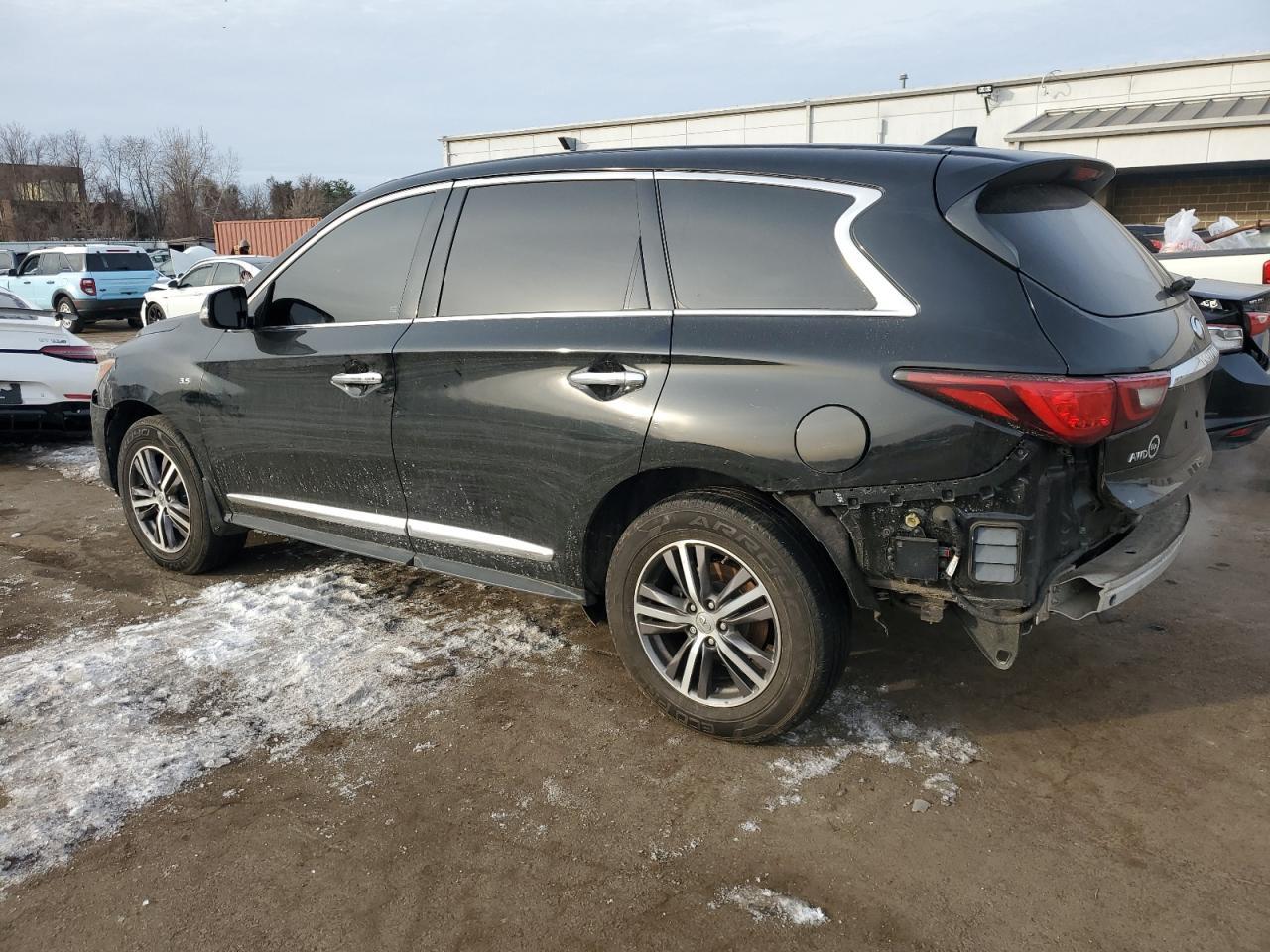 2019 INFINITI QX60 LUXE - Image 2