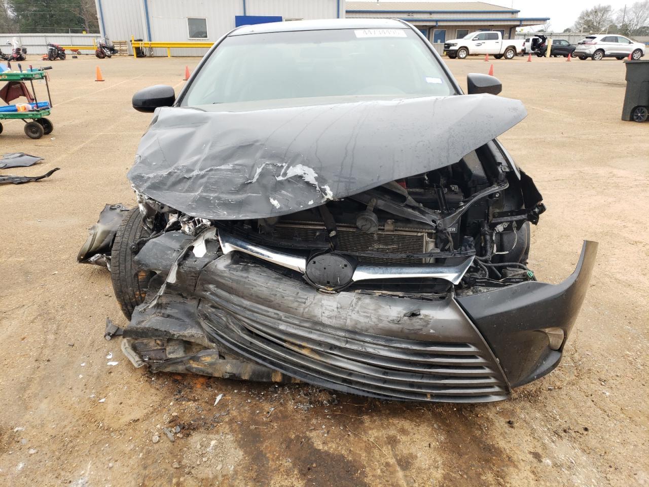 2016 TOYOTA CAMRY LE - Image 5