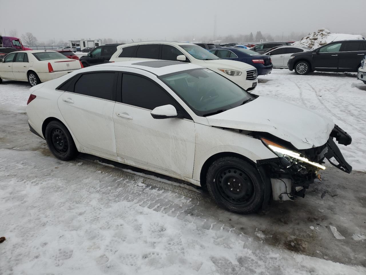 2022 HYUNDAI ELANTRA SE - Фото 4