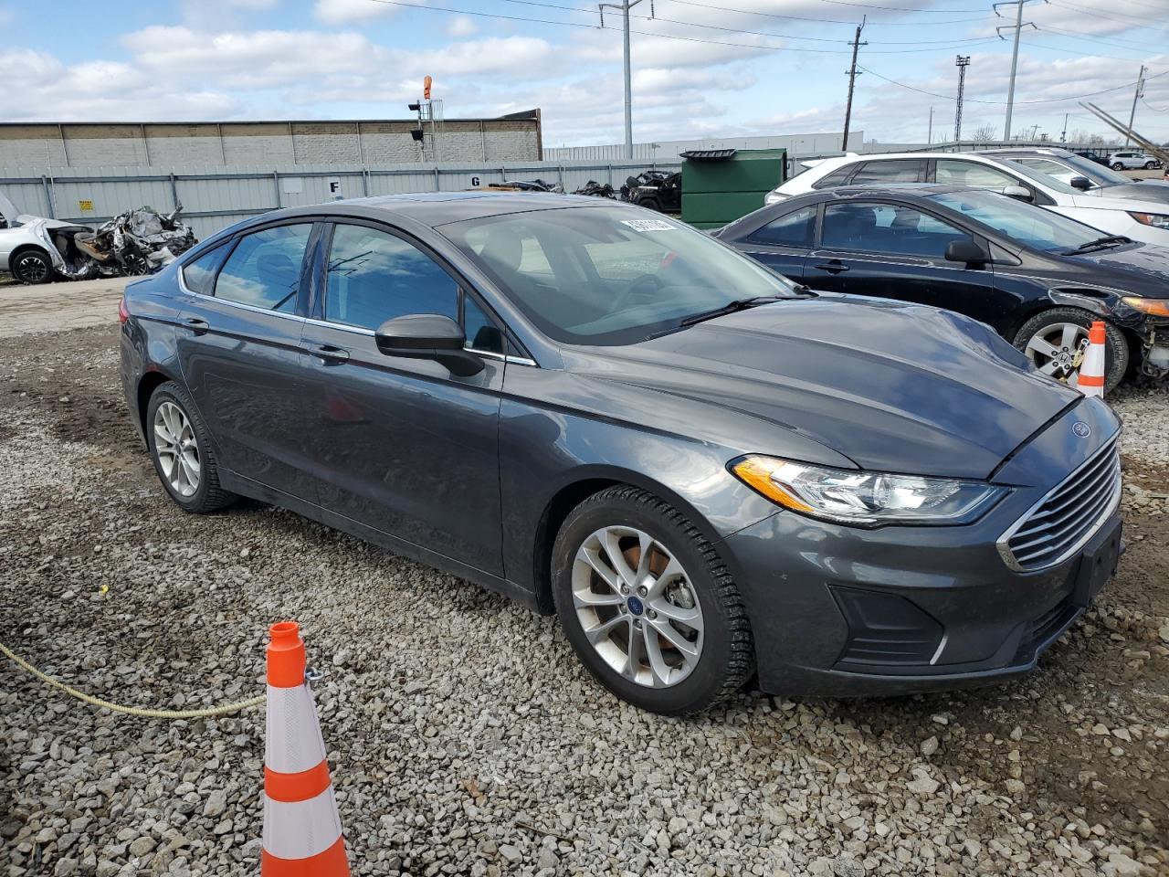 2020 FORD FUSION SE - Image 4