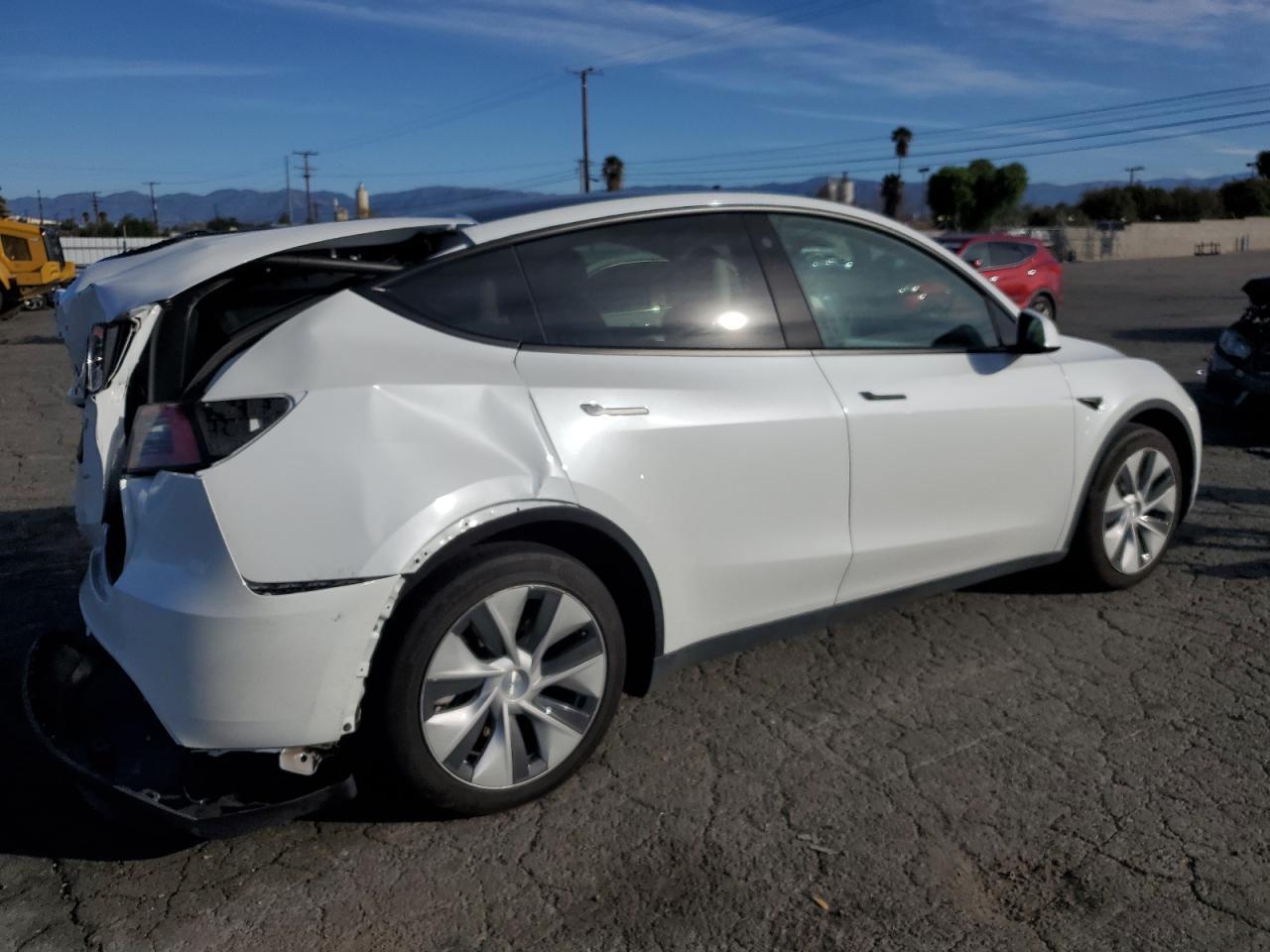2023 TESLA MODEL Y - Image 3