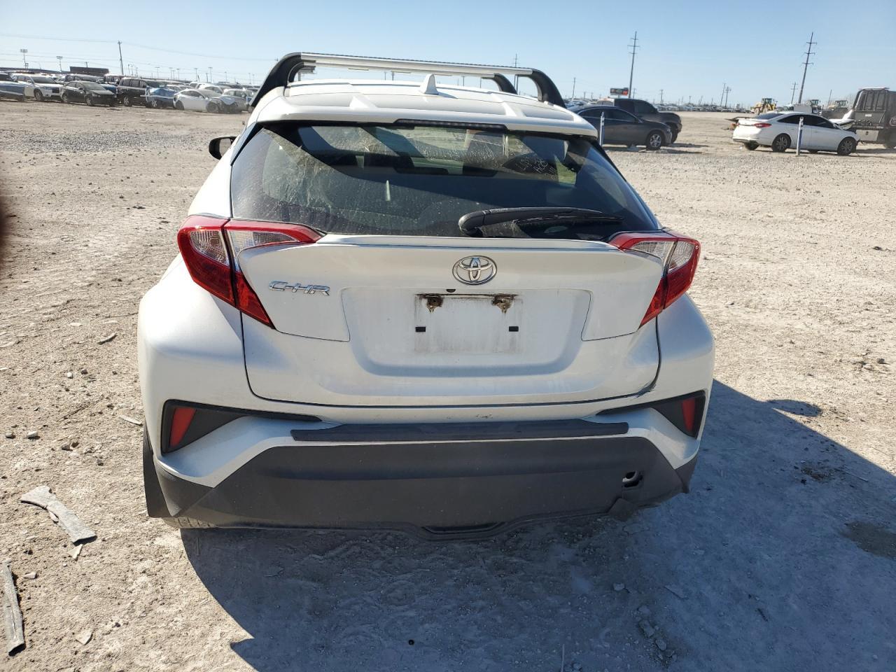 2019 TOYOTA C-HR XLE - Фото 6