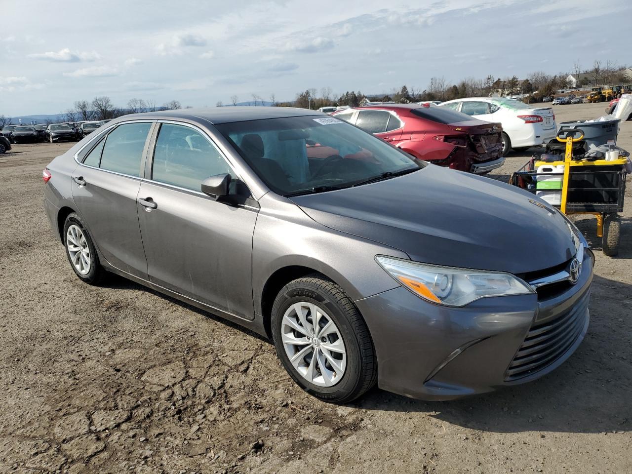 2017 TOYOTA CAMRY LE - Фото 4