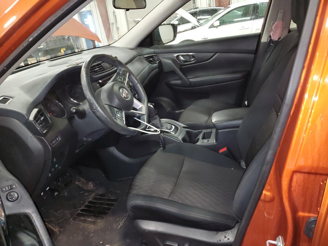 2017 NISSAN ROGUE SV - Image 7