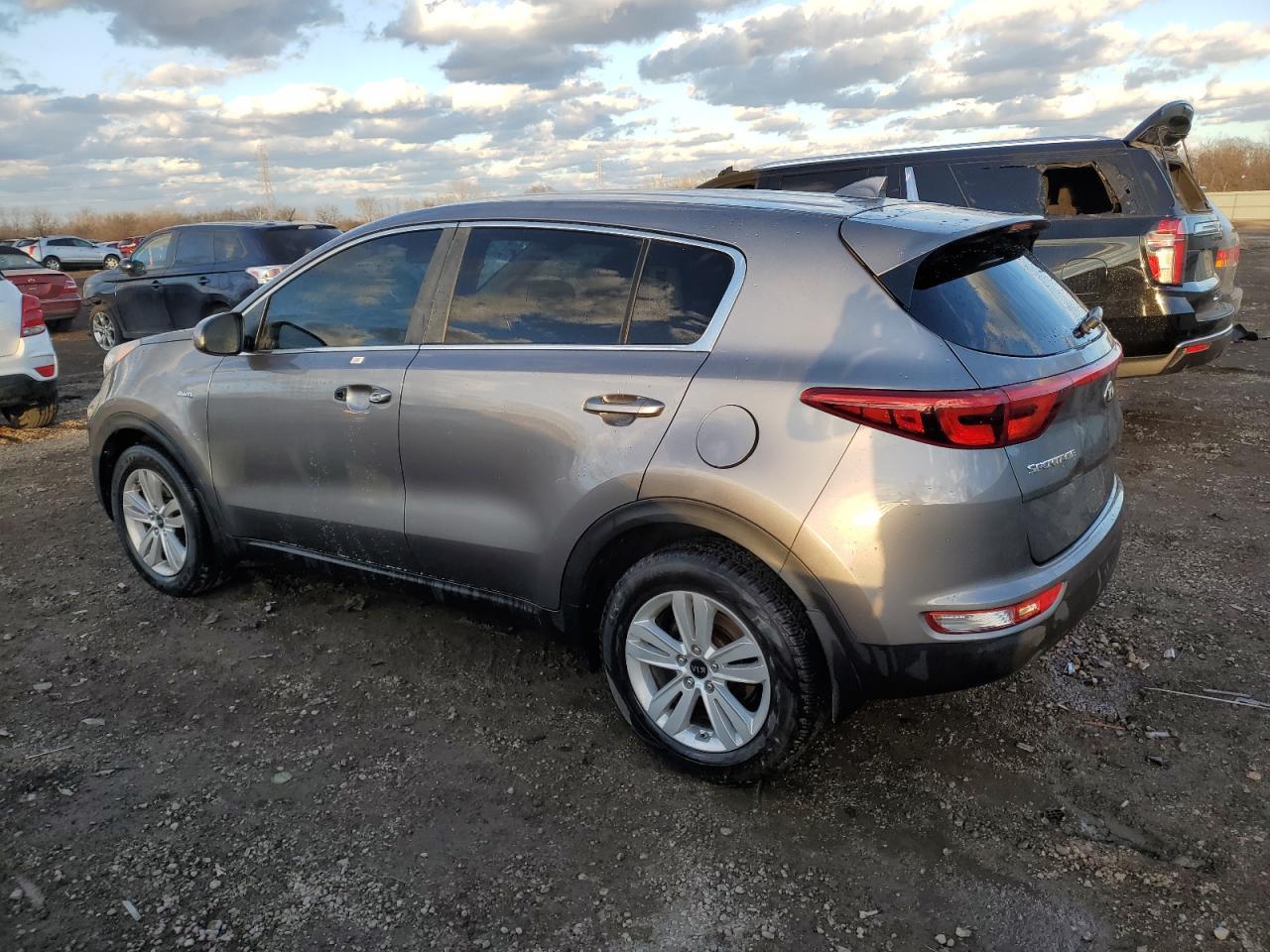 2017 KIA SPORTAGE L - Image 2