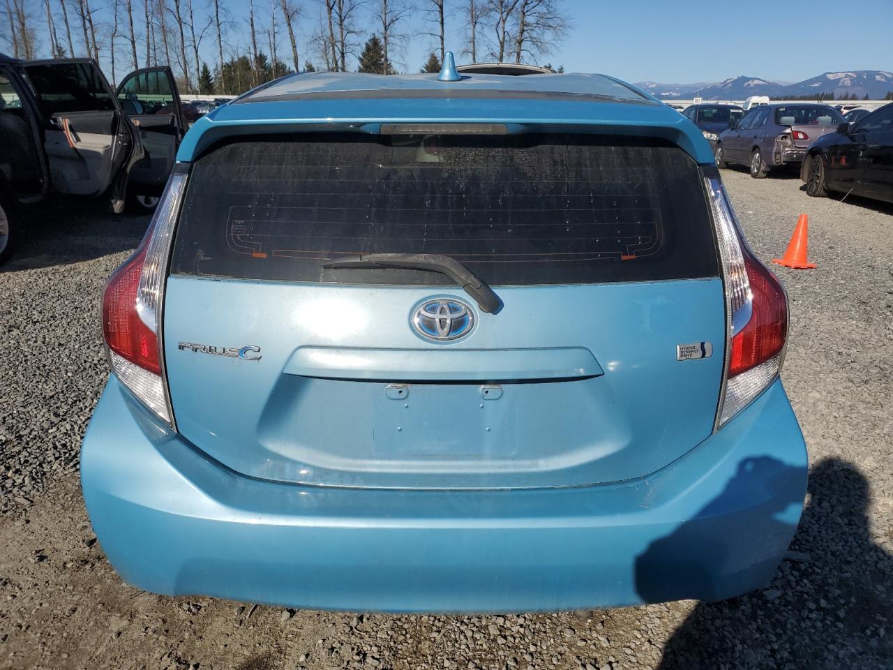 2015 TOYOTA PRIUS C - Image 6
