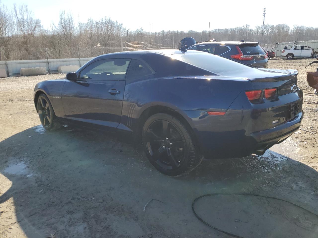 2011 CHEVROLET CAMARO LT - Image 2