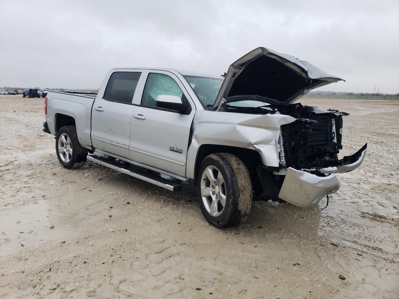 2017 CHEVROLET SILVERADO - Image 4