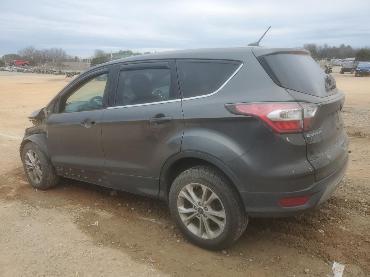 2017 FORD ESCAPE SE - Фото 2