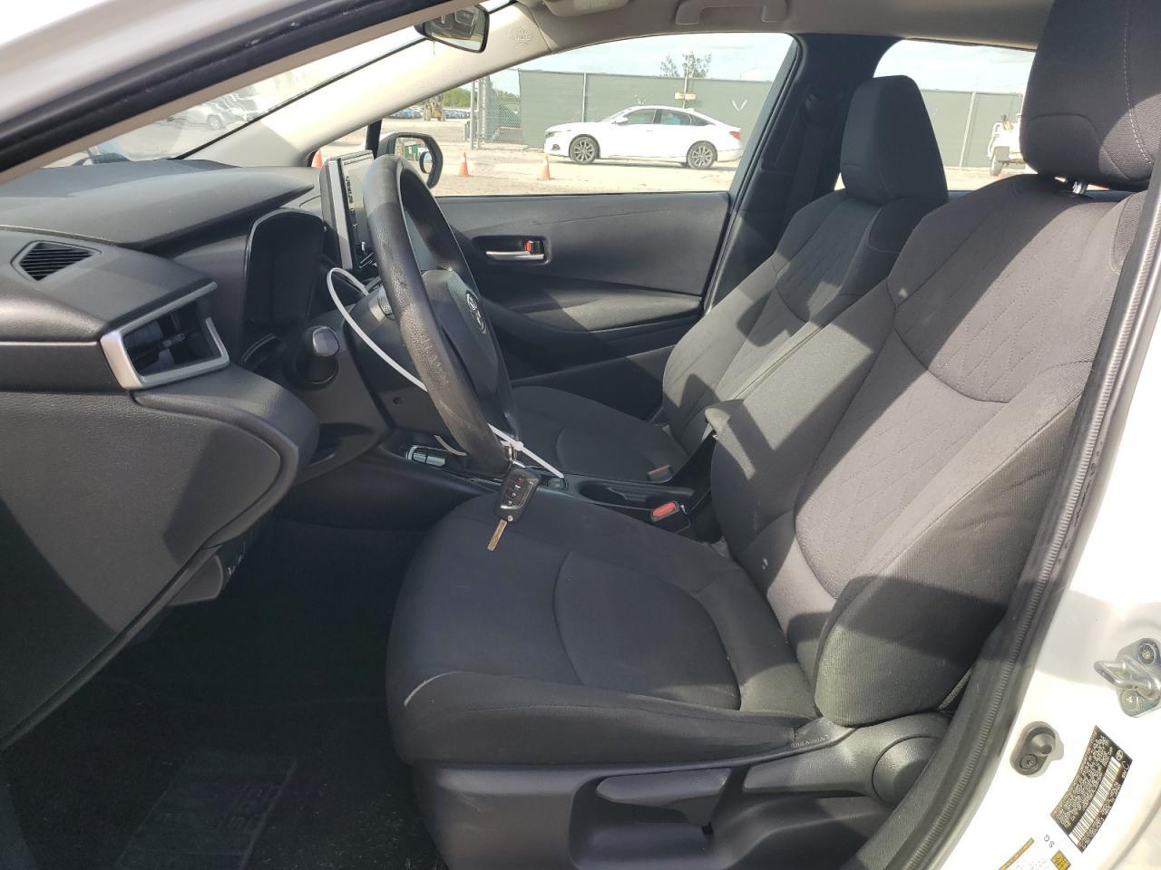 2020 TOYOTA COROLLA LE - Фото 7