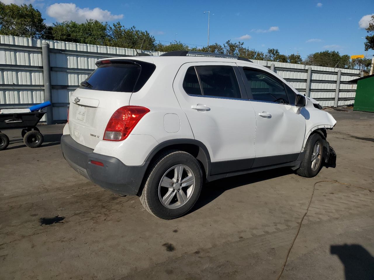 2015 CHEVROLET TRAX 1LT - Фото 3